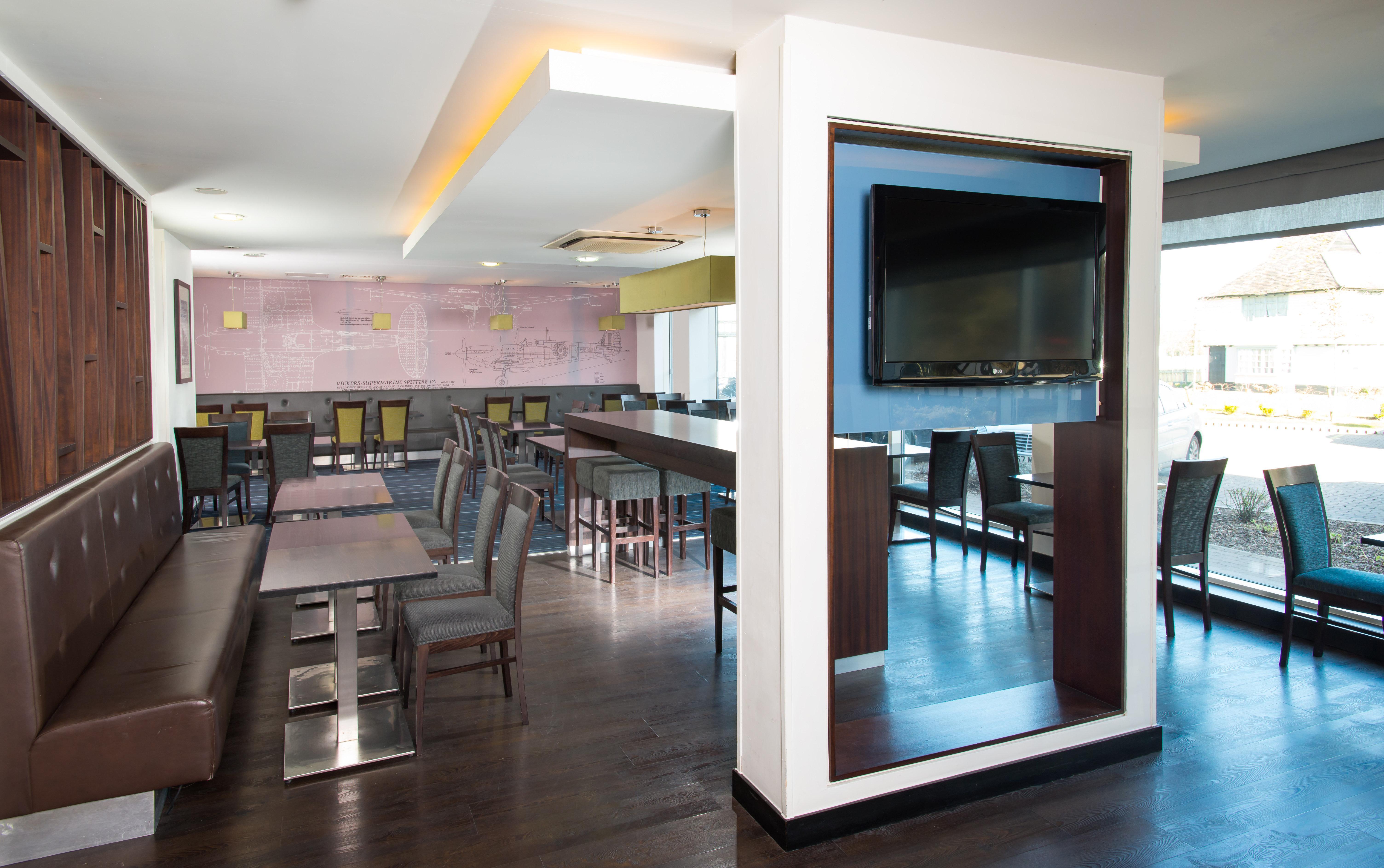 Holiday Inn Express Cambridge Duxford M11 Jct 10 By Ihg Luaran gambar