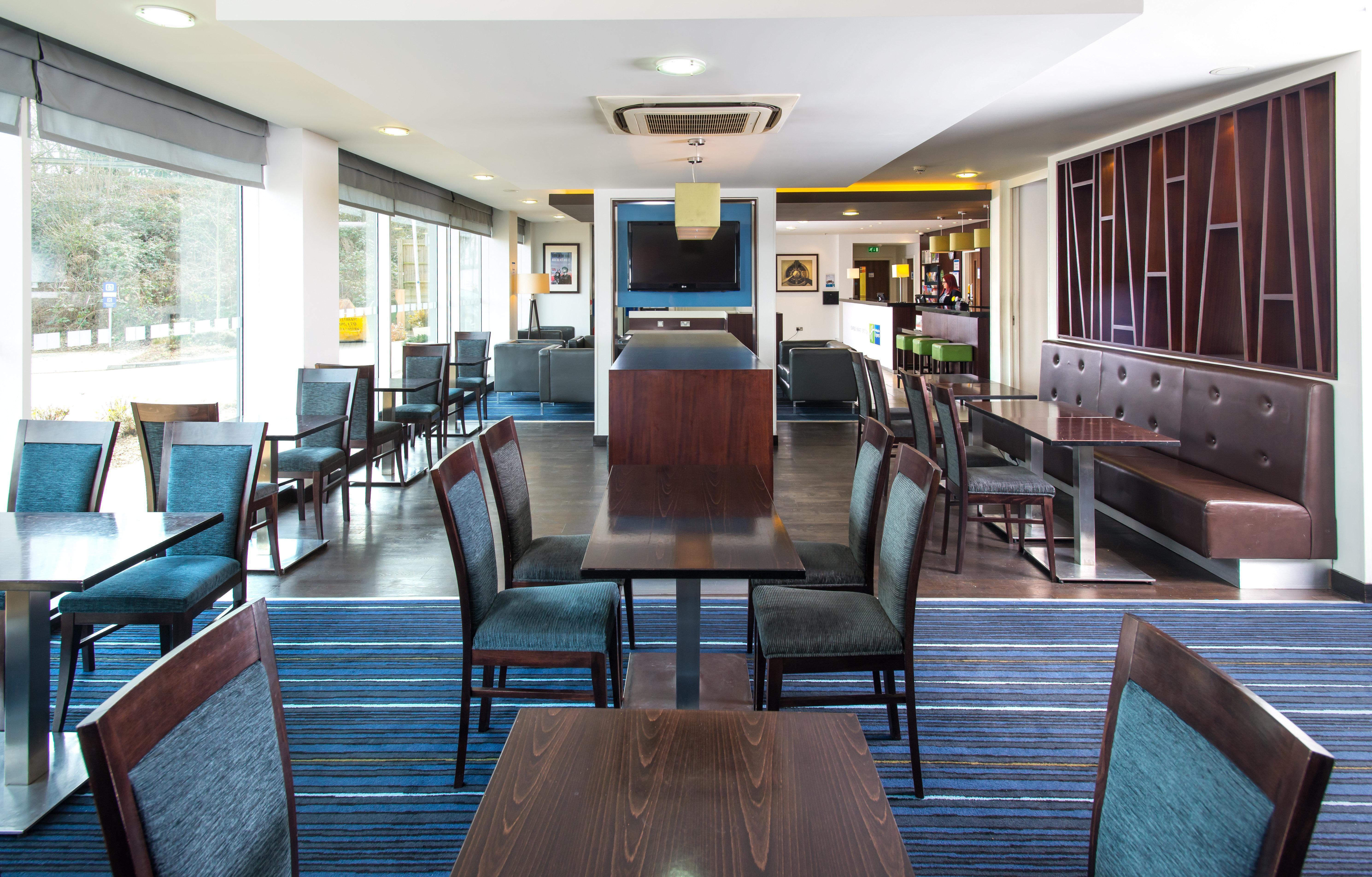 Holiday Inn Express Cambridge Duxford M11 Jct 10 By Ihg Luaran gambar