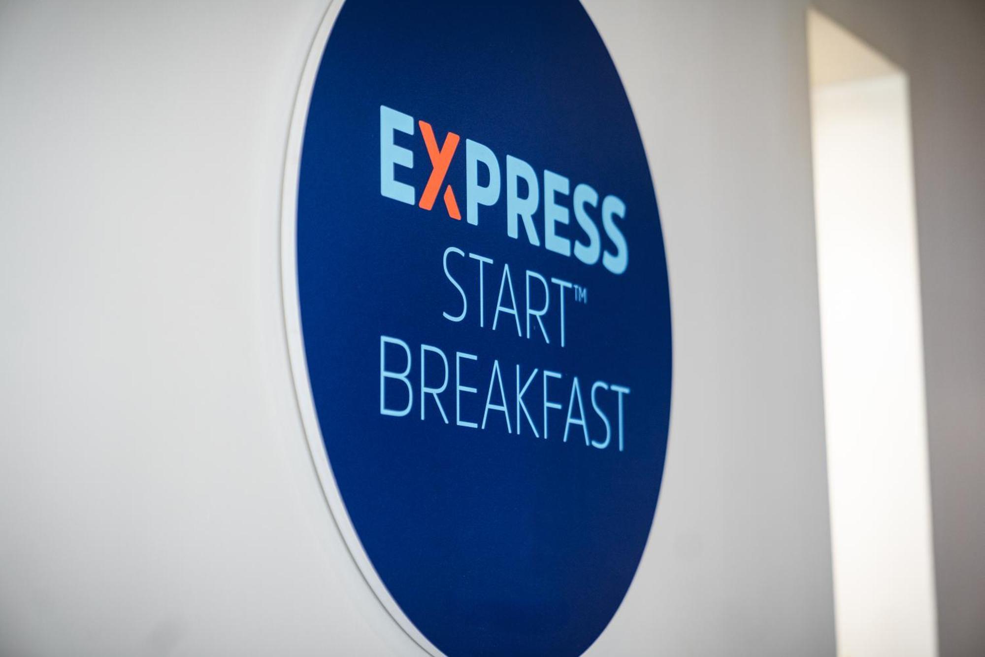 Holiday Inn Express Cambridge Duxford M11 Jct 10 By Ihg Luaran gambar