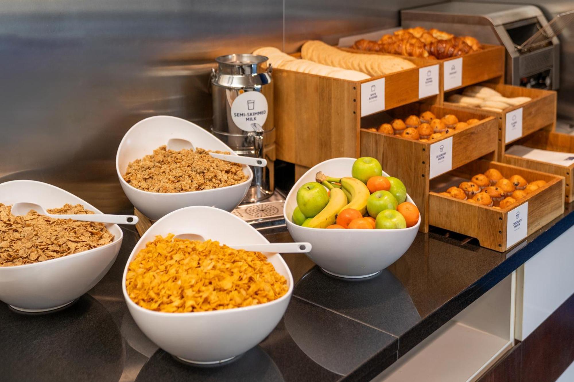 Holiday Inn Express Cambridge Duxford M11 Jct 10 By Ihg Luaran gambar