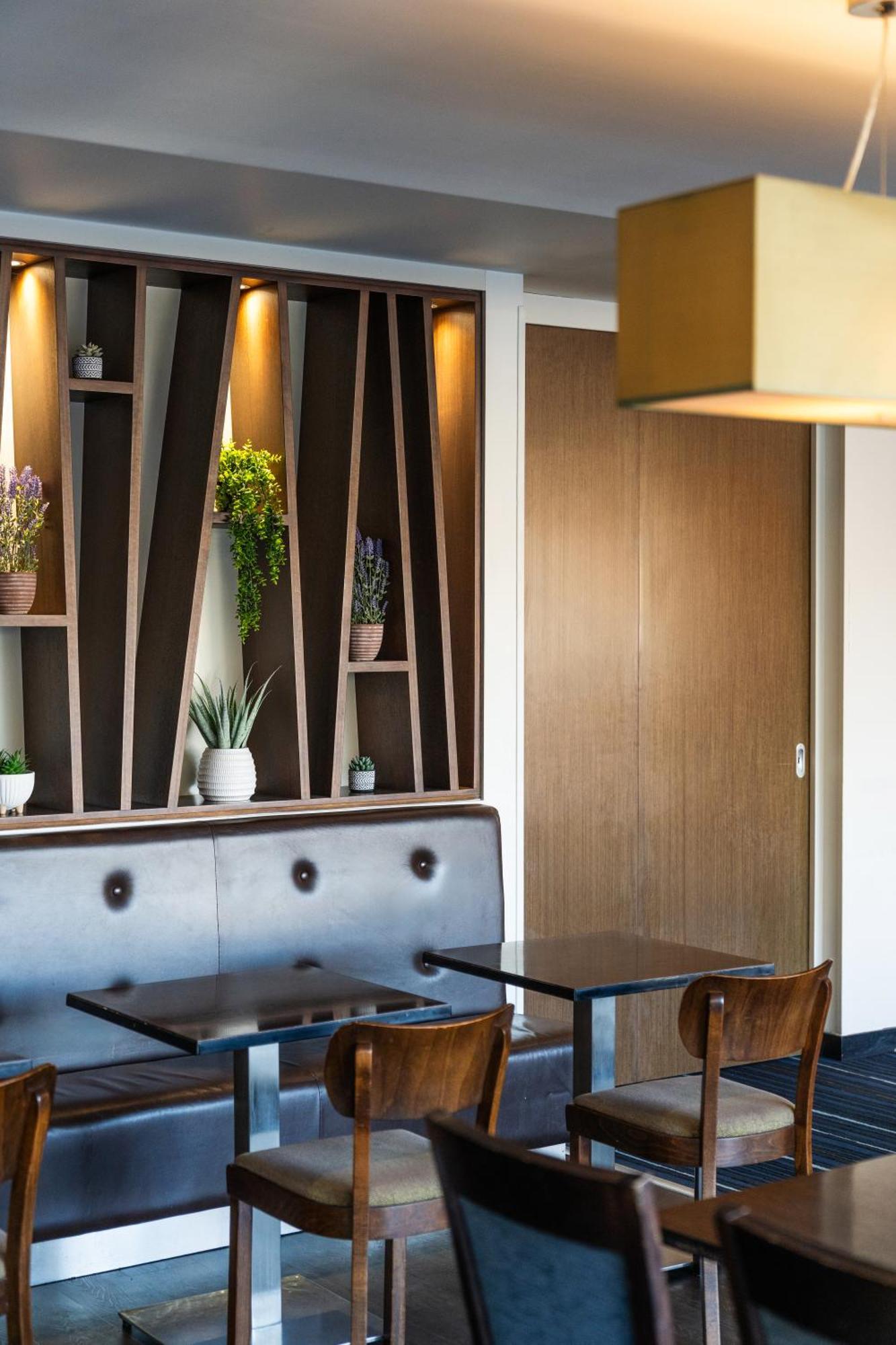 Holiday Inn Express Cambridge Duxford M11 Jct 10 By Ihg Luaran gambar